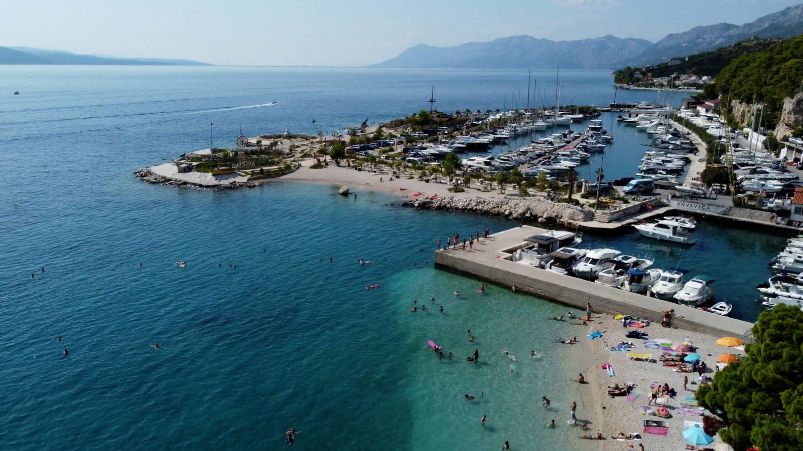 Sequence 01.00_03_51_13.Still008